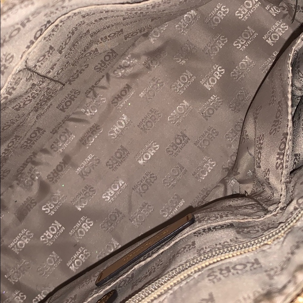 ✨MAJOR SALE✨Michael Kors Purse - Picture 6 of 7